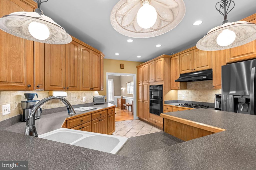 Image 22 of property listing at 712 LYTHE HILL CT, Westminster, MD 21158