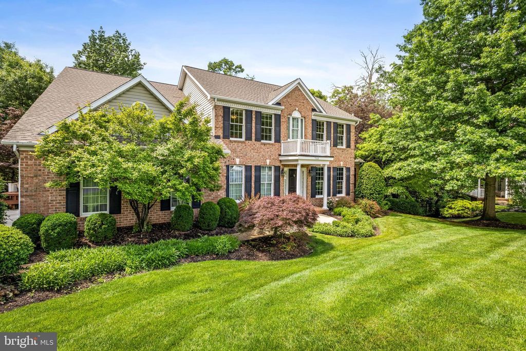 Image 3 of property listing at 712 LYTHE HILL CT, Westminster, MD 21158