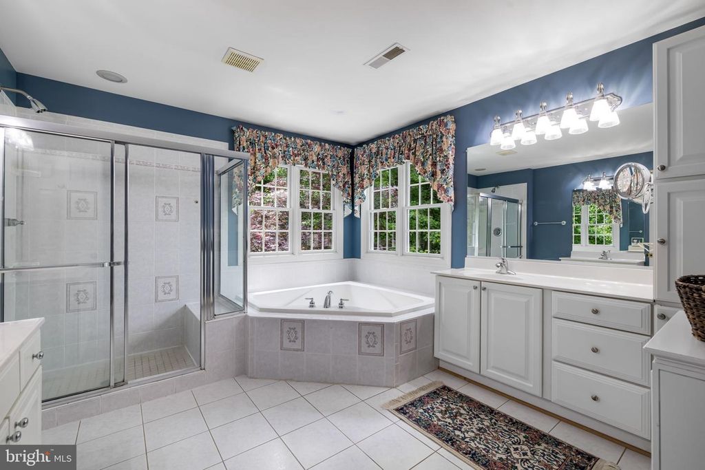 Image 41 of property listing at 712 LYTHE HILL CT, Westminster, MD 21158