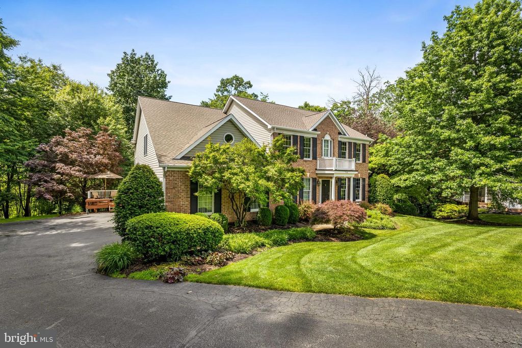 Image 5 of property listing at 712 LYTHE HILL CT, Westminster, MD 21158