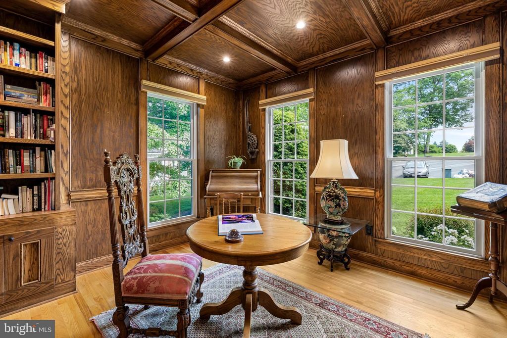 Image 8 of property listing at 712 LYTHE HILL CT, Westminster, MD 21158