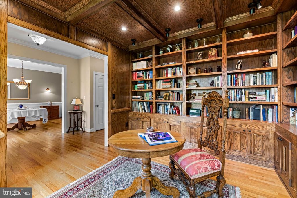 Image 9 of property listing at 712 LYTHE HILL CT, Westminster, MD 21158