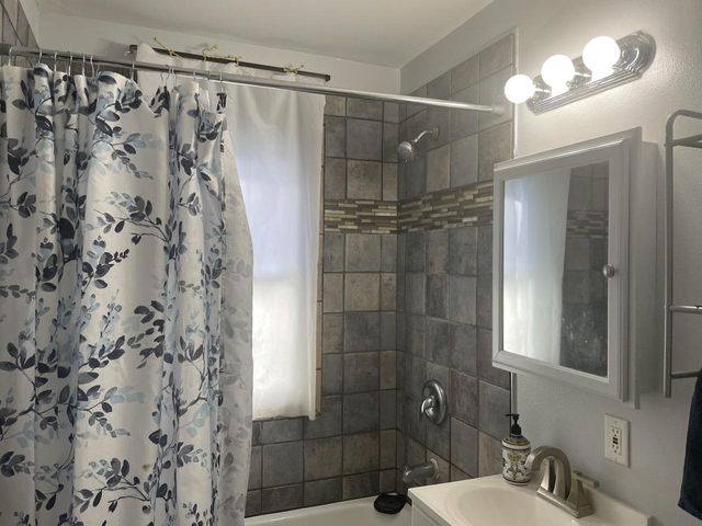 3733 N 61st STREET, Milwaukee, WI 53216