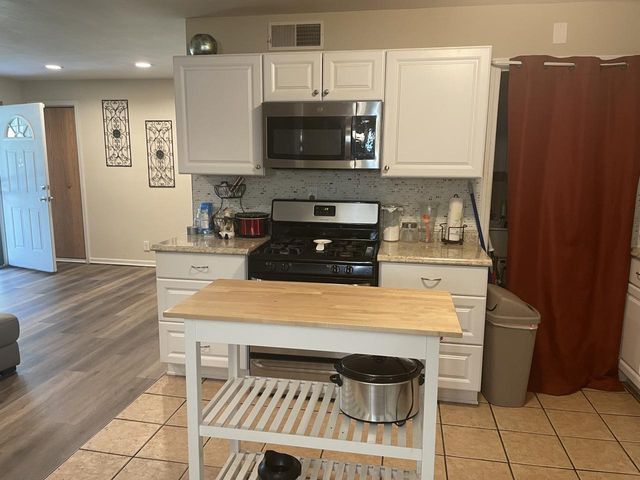 3733 N 61st STREET, Milwaukee, WI 53216