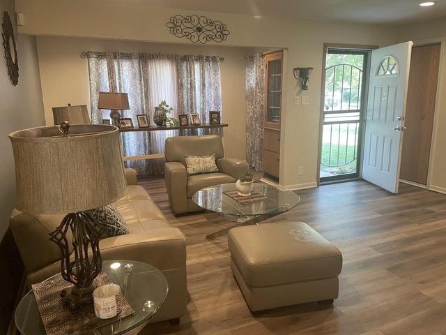 3733 N 61st STREET, Milwaukee, WI 53216