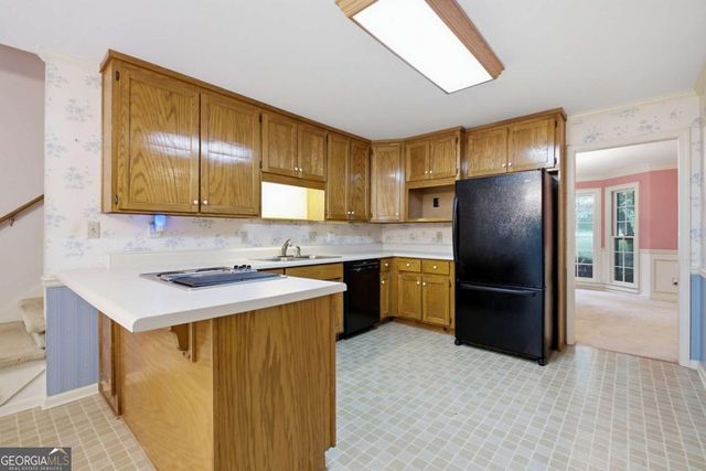 760 Edgewater Lane NW, Kennesaw, GA 30144