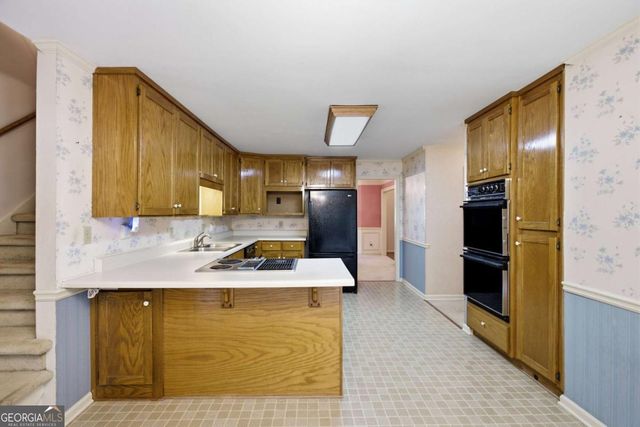 760 Edgewater Lane NW, Kennesaw, GA 30144