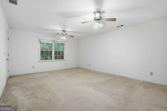 760 Edgewater Lane NW, Kennesaw, GA 30144