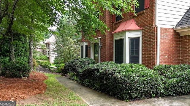 760 Edgewater Lane NW, Kennesaw, GA 30144