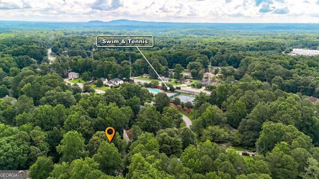 760 Edgewater Lane NW, Kennesaw, GA 30144