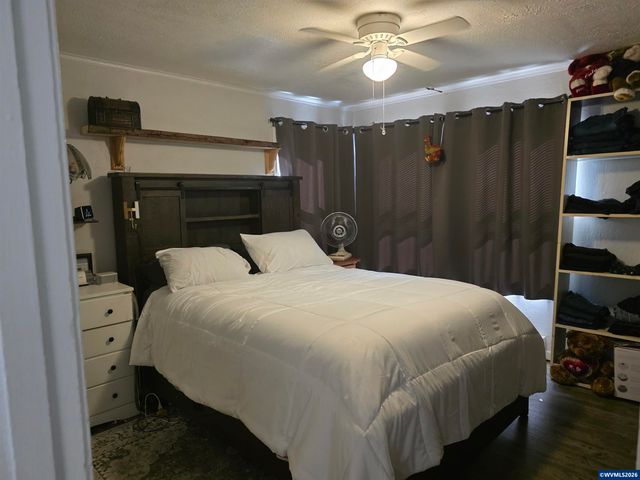 1585 Park Dr, Lebanon, OR 97355