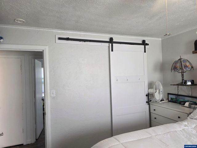 1585 Park Dr, Lebanon, OR 97355