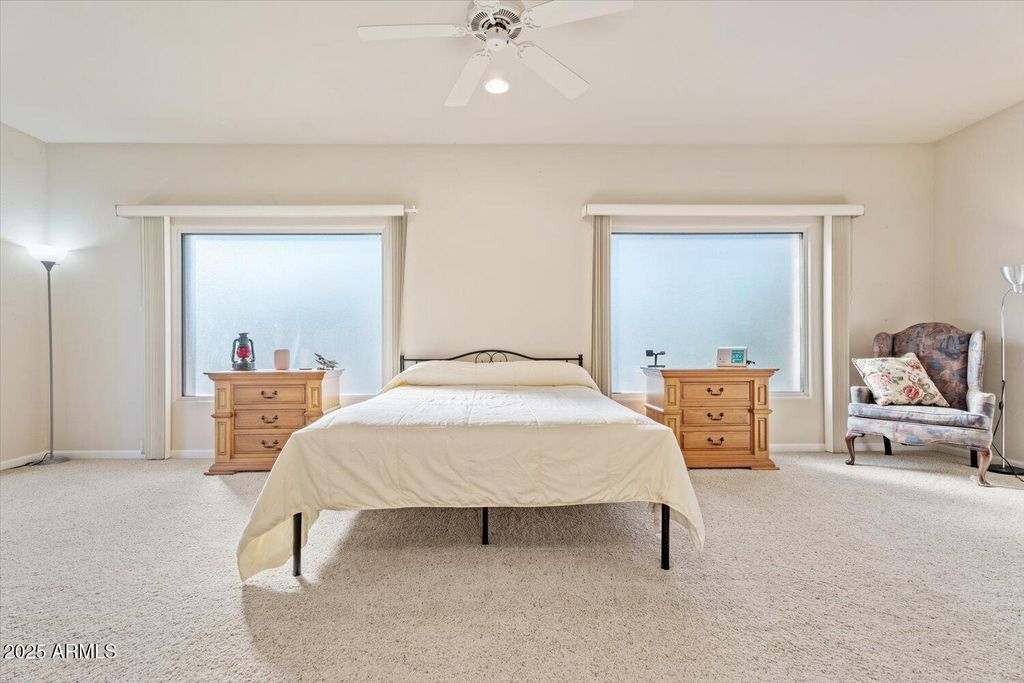 Image 13 of property listing at 6002 N 5TH Place, Phoenix, AZ 85012