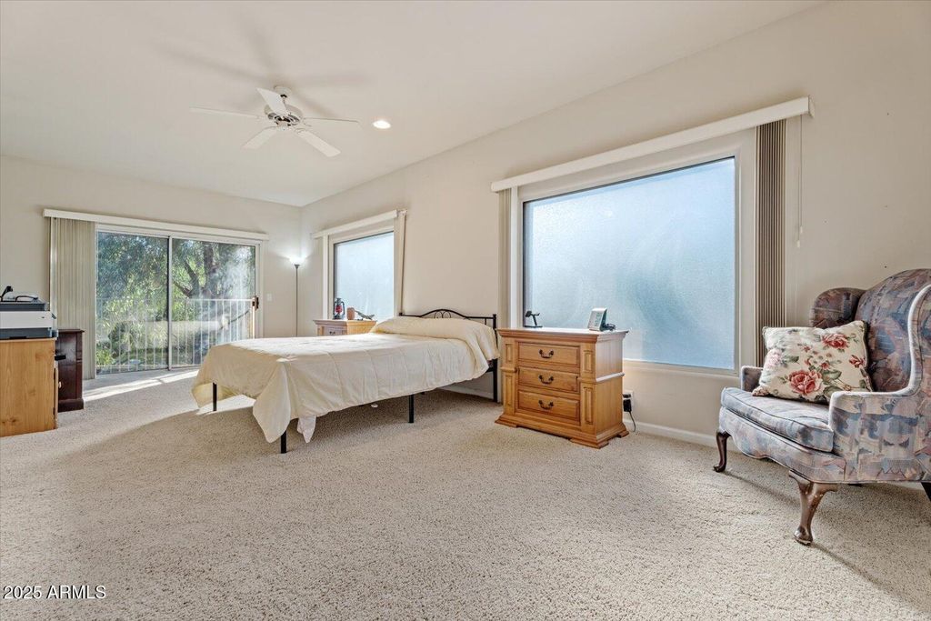 Image 15 of property listing at 6002 N 5TH Place, Phoenix, AZ 85012