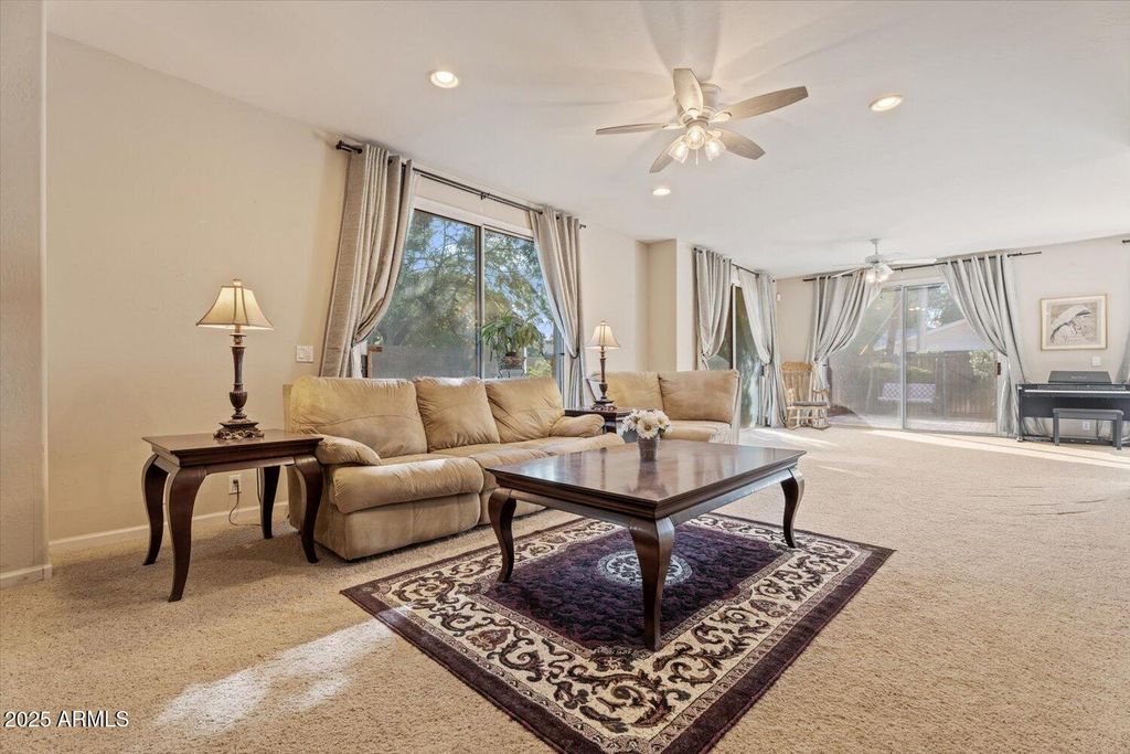 Image 5 of property listing at 6002 N 5TH Place, Phoenix, AZ 85012