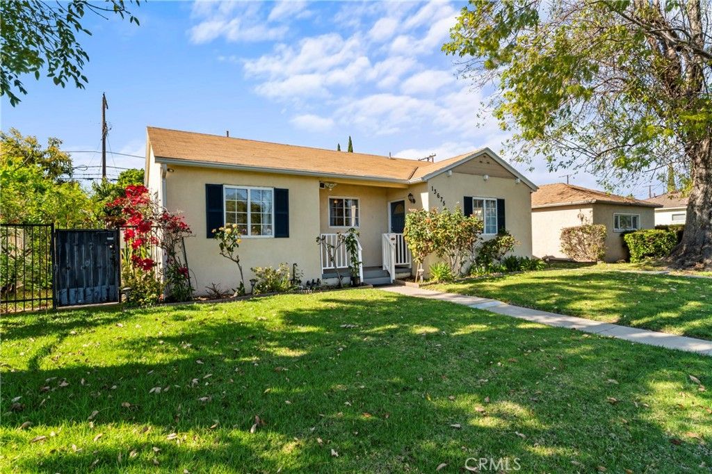 13675 Rayen Street, Arleta, CA 91331