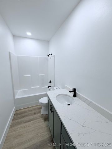 16902 Hackberry Lane, Oakland, OK 73446