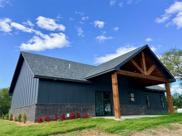 16902 Hackberry Lane, Oakland, OK 73446