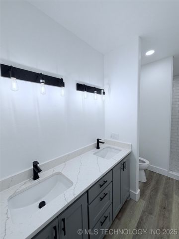 16902 Hackberry Lane, Oakland, OK 73446