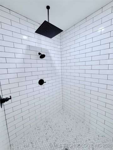 16902 Hackberry Lane, Oakland, OK 73446