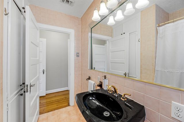 307 W 31st Street, Houston, TX 77018