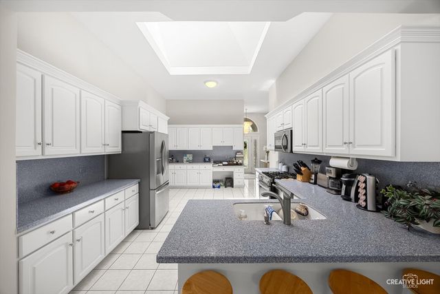 13021 Holmes Drive, Palos Park, IL 60464