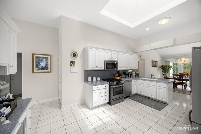 13021 Holmes Drive, Palos Park, IL 60464