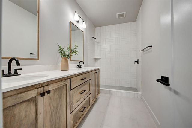 5613 NW 154th Terrace, Edmond, OK 73013