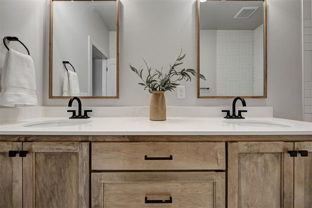 5613 NW 154th Terrace, Edmond, OK 73013