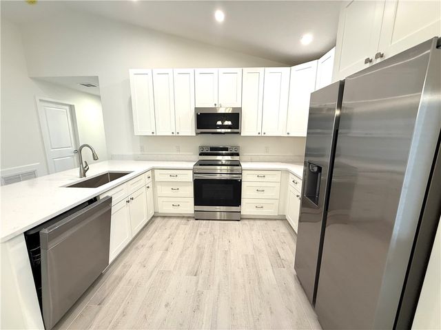 1635 22nd Avenue SW, Vero Beach, FL 32962