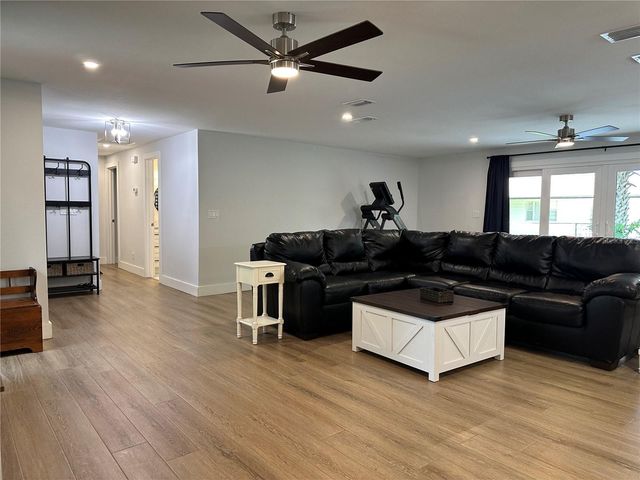 105 KENT COURT, Port Orange, FL 32127