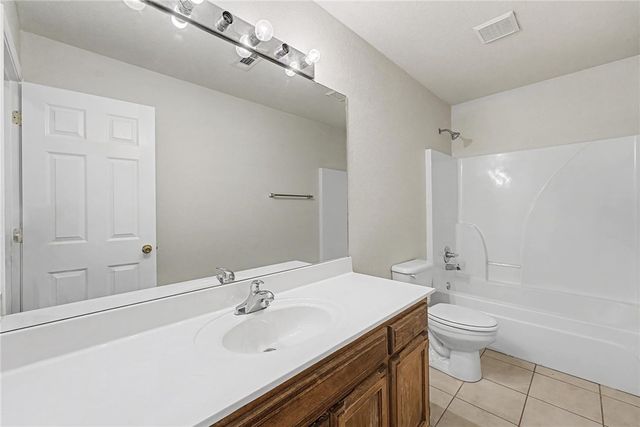 3102 Deerfield 2, Bentonville, AR 72713