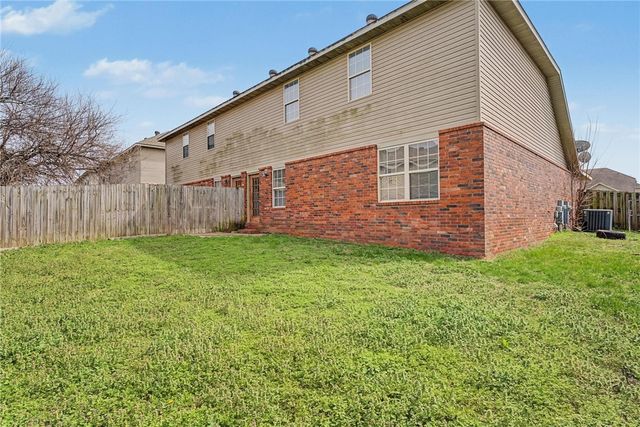 3102 Deerfield 2, Bentonville, AR 72713