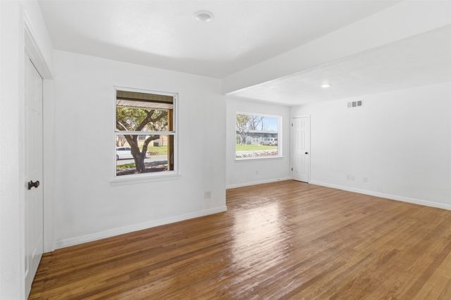 10969 Park Oak Circle, Dallas, TX 75228