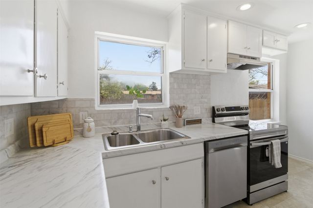 10969 Park Oak Circle, Dallas, TX 75228