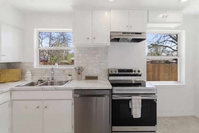 10969 Park Oak Circle, Dallas, TX 75228