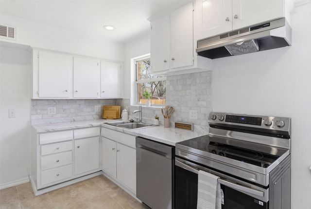 10969 Park Oak Circle, Dallas, TX 75228