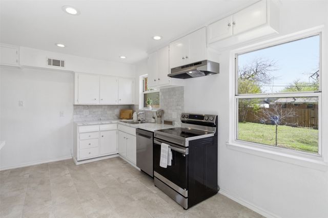 10969 Park Oak Circle, Dallas, TX 75228