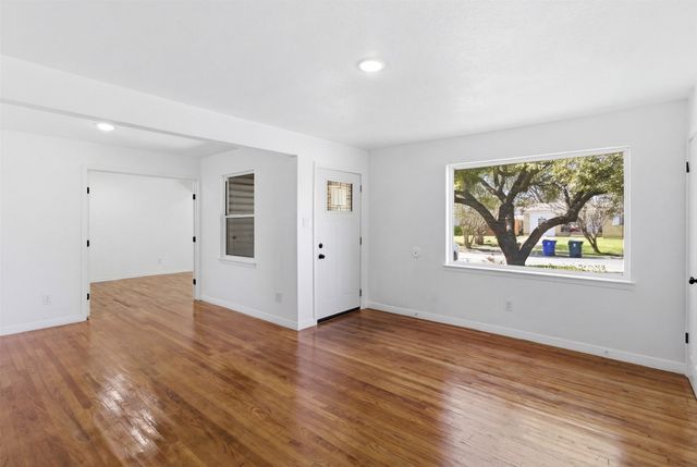 10969 Park Oak Circle, Dallas, TX 75228