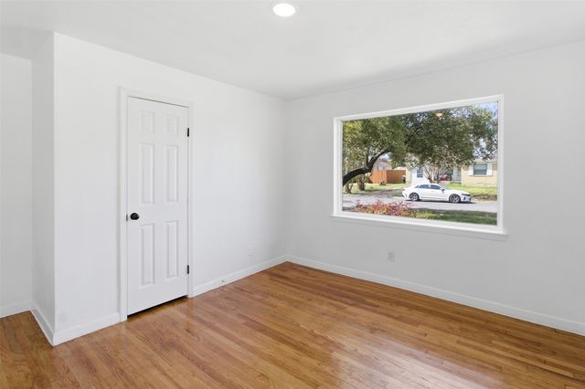 10969 Park Oak Circle, Dallas, TX 75228