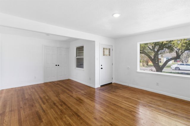 10969 Park Oak Circle, Dallas, TX 75228