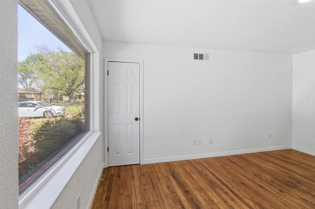 10969 Park Oak Circle, Dallas, TX 75228