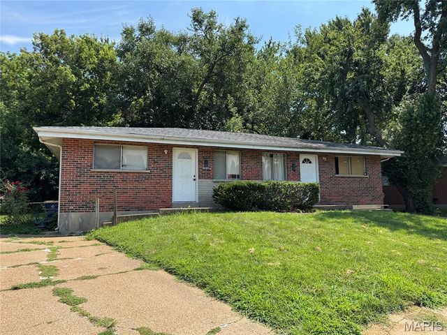 4526 Country Lane, St Ann, MO 63074