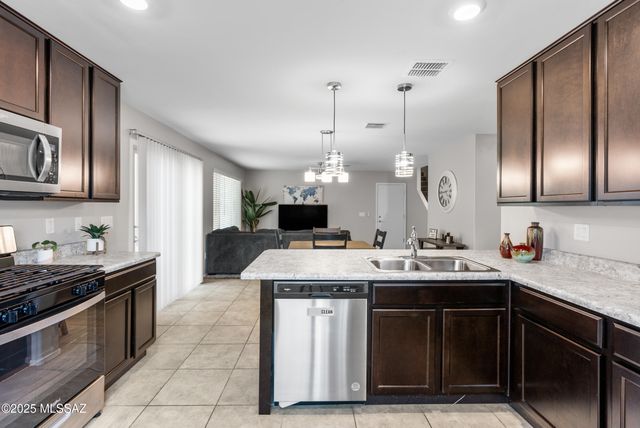 1114 E Descent Street, Tucson, AZ 85719