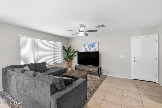 1114 E Descent Street, Tucson, AZ 85719