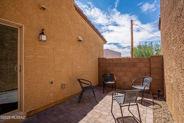1114 E Descent Street, Tucson, AZ 85719