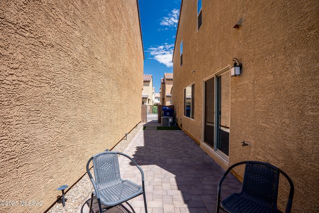 1114 E Descent Street, Tucson, AZ 85719