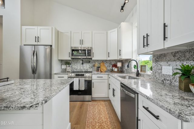 2314 Rock Gardens Drive, Sevierville, TN 37876