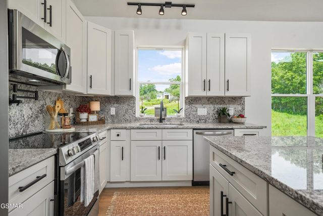2314 Rock Gardens Drive, Sevierville, TN 37876