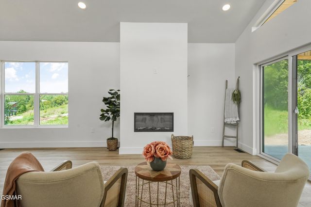 2314 Rock Gardens Drive, Sevierville, TN 37876